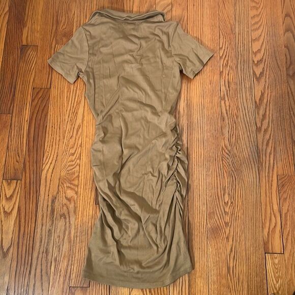 Sundry Polo V-neck dress Ruched sides collard tan sz 2 Medium NWT - Picture 2 of 6